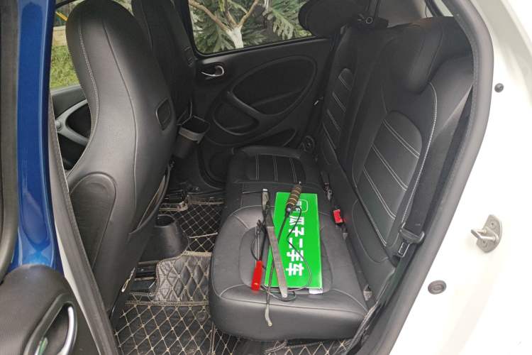 Used smart forfour 2018 0.9T 66 kW Pioneer Edition