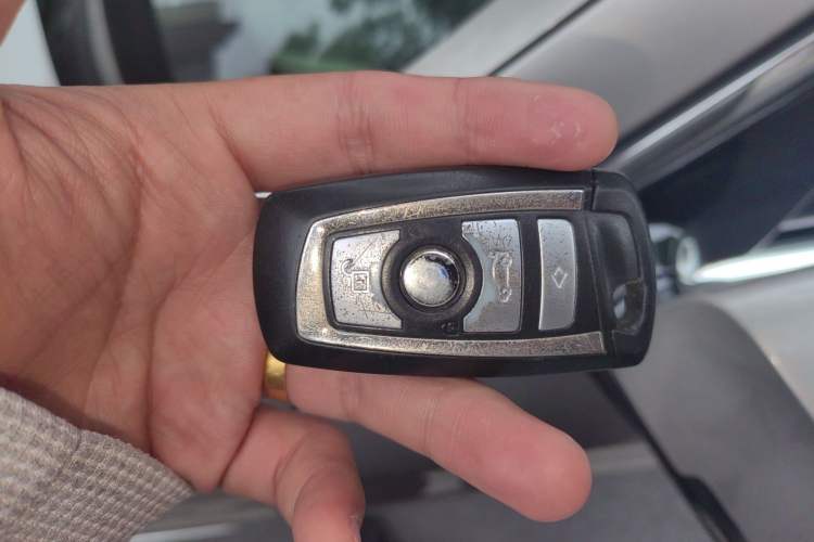 Used BMW 5 Series 2017 525Li Luxury Design Package Vehicle Key