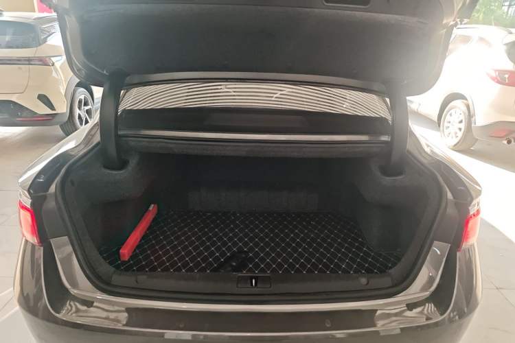 Used Geely Auto Emgrand GT 2018 1.5T MHEV Yaozun Edition Trunk