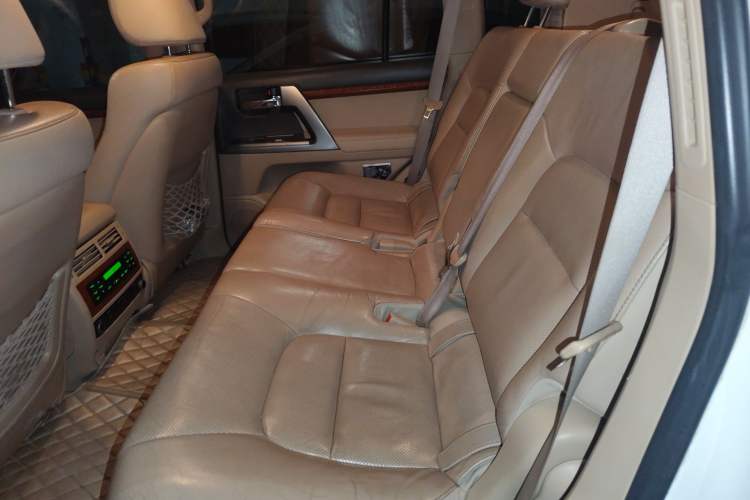 Used Toyota Land Cruiser 2012 4.6L Automatic VX-R Left Rear Seat