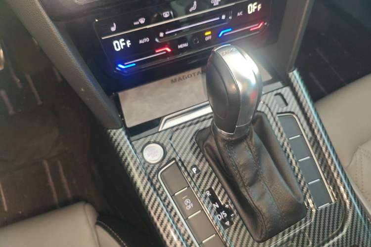 Used Volkswagen Magotan 2023 2 Million Units Limited Edition 330TSI DSG Leading Version