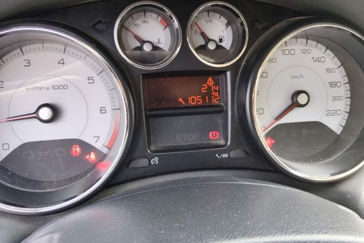 Used Peugeot 308 2014 Enjoy Edition Classic 1.6L Manual YouShang Model Odometer Close Up