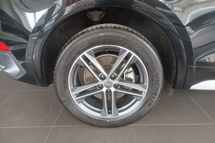 Used Audi Q5L Sportback 2021 40 TFSI Fashion Model Right Rear Wheel Hub