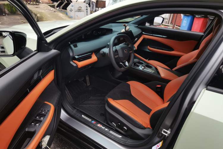 Used CHANGAN UNI-V 2023 2.0T Leading-Speed Edition Driver Seat