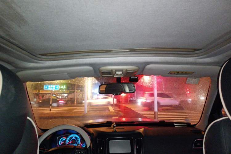 Used Haima S7 2013 2.0L Automatic ZhiZhen Version
