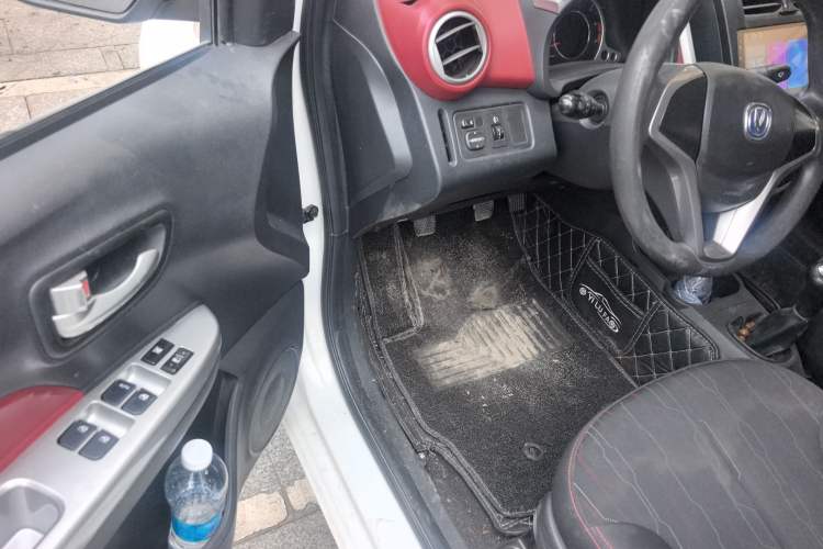 Used CHANGAN Benni 2015 1.4L Manual Luxury Model China V Standard
