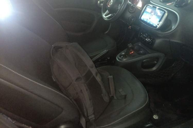 Used smart fortwo 2018 1.0L 52kW Hardtop Passion Edition China V Standard Right Front Seat