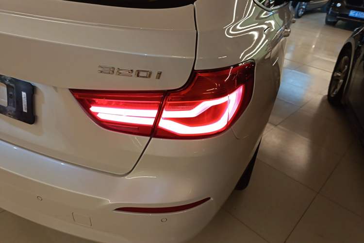 Used BMW 3 Series GT 2019 320i Sport Edition
