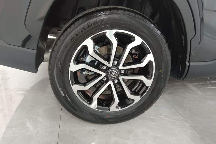 Used Toyota FRONTLANDER 2026 Model 2.0L Smart Electric Hybrid Dual-Engine Luxury Edition Right Rear Wheel Hub