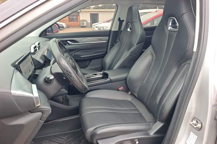 Used Dongfeng Aeolus Mage 2023 DH-i 1.5T Prestige Edition