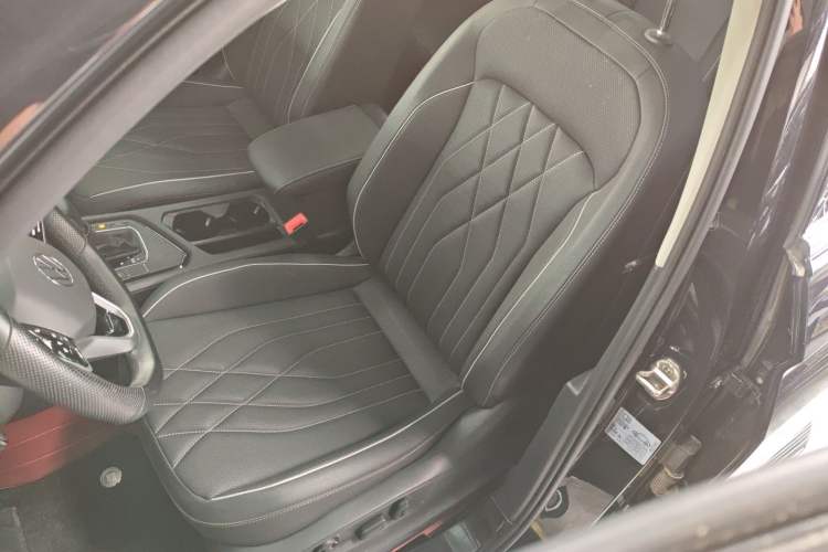 Used Volkswagen Tiguan L 2022 330TSI Automatic Two-Wheel Drive R-Line Enhanced Edition Left Front Seat