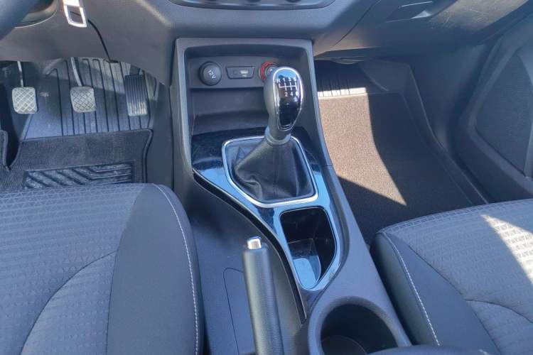 Used Baojun 730 2019 1.5L Manual Fashion Model 7-seater China VI