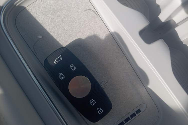 Used Roewe iMAX8 New Energy 2025 1.5T DMH Lu Zun Deluxe Edition Vehicle Key