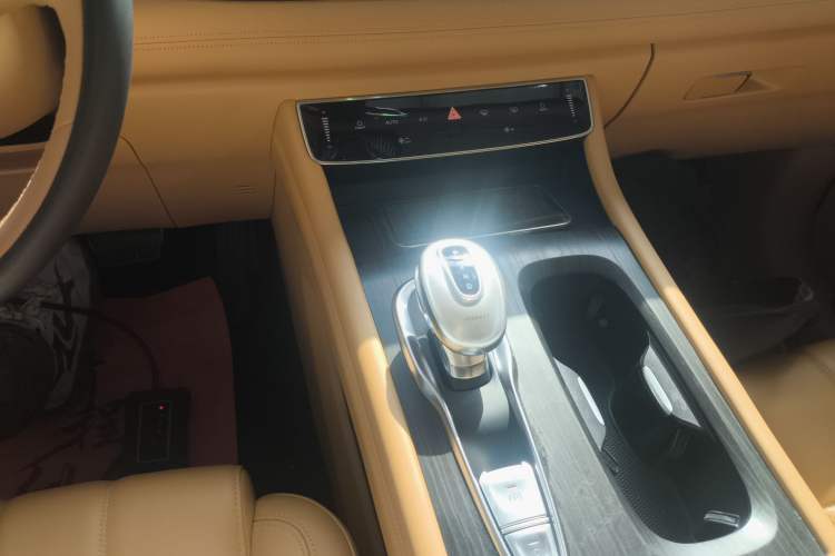 Used VOYAH Dream 2024 PHEV Extended-Range Premium Edition