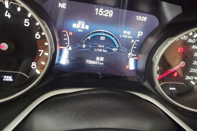 Used Jeep Compass 2017 200T Automatic Family Edition Odometer Close Up