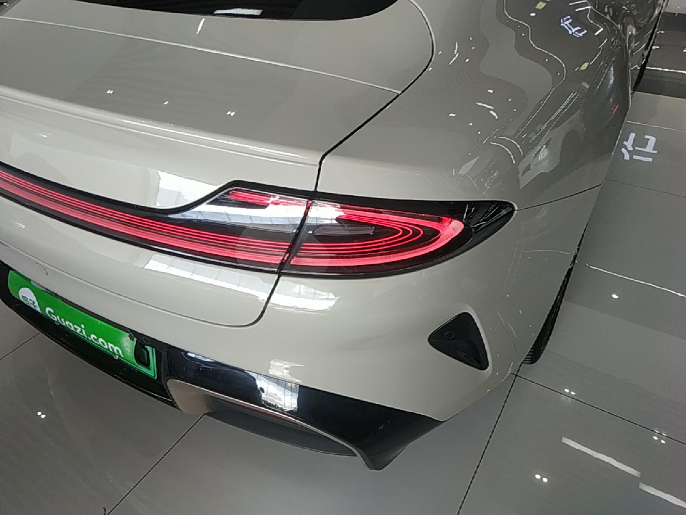 Xiaomi Auto SU7 2024 Rear-Drive Ultra-Long Range Advanced Pro-Level Intelligent Driving Version — снимка 9