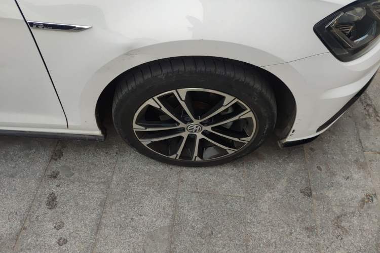 Used Volkswagen Golf 2019 280TSI DSG R-Line Model China V Standard Right Front Wheel Hub
