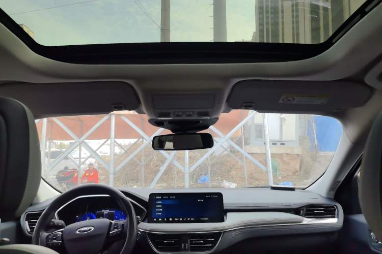 Used Ford Escape 2024 EcoBoost 245 Two-Wheel-Drive Titanium Edition
