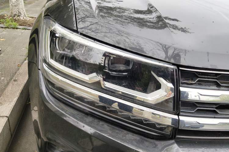 Used Volkswagen Tharu 2020 280TSI Two-Wheel Drive Luxury Plus Version China VI Standard Right Front Headlight