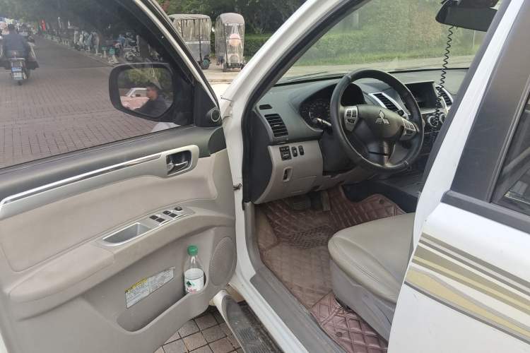 Used Mitsubishi Pajero Sport 2013 3.0L Automatic 4x4 Executive Edition