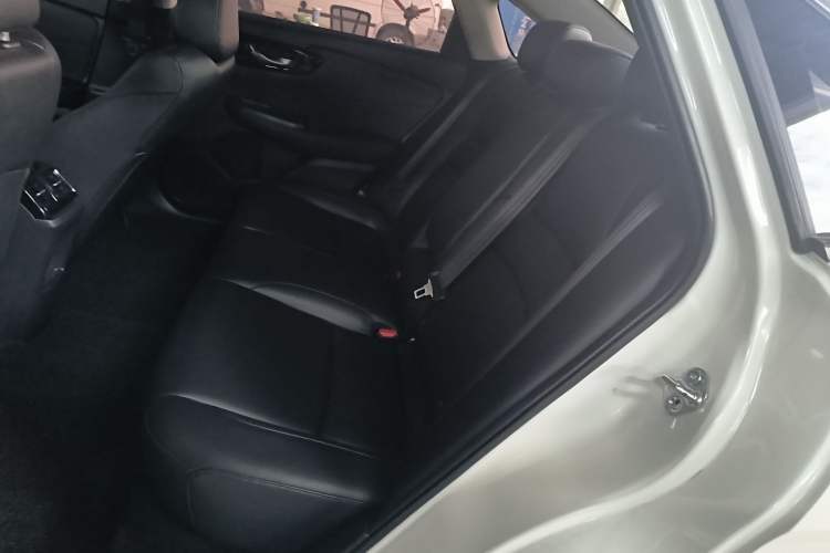 Used Honda Envix 2022 180TURBO CVT Comfort Version Interior 4