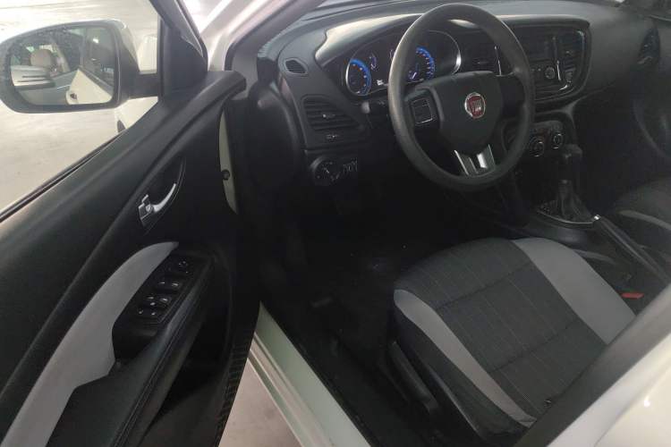 Used Fiat Viaggio 2015 1.4T Automatic Enjoyment Edition
