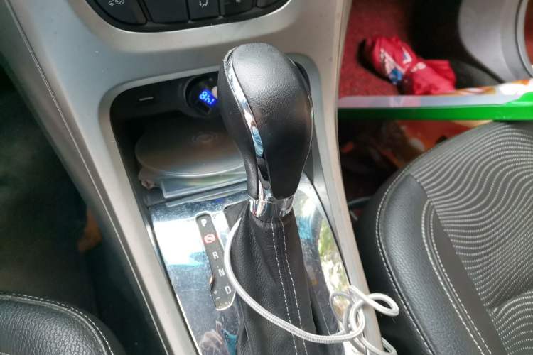 Used Buick GT 2014 XT 1.6L Automatic Fashion Edition Gear Lever