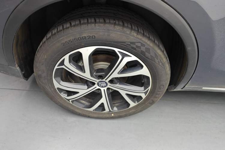 Used BYD Tang New Energy 2025 DM-i 115KM Cloud Ride Flagship Model Right Rear Wheel Hub