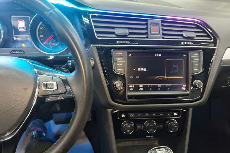 Used Volkswagen Tiguan L 2018 330TSI Automatic Two-Wheel Drive Luxury Edition Audio And AC Panel