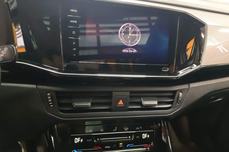 Used Volkswagen Tayron 2022 280TSI Two-Wheel Drive Luxury Smart Connectivity Version Audio And AC Panel