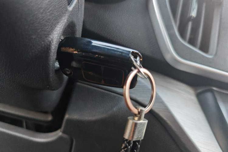 Used CHANGAN KAICHENG Ruixing M60 2023 1.5L GDI Comfort-Class Passenger Vehicle 6/7 Seats Vehicle Key