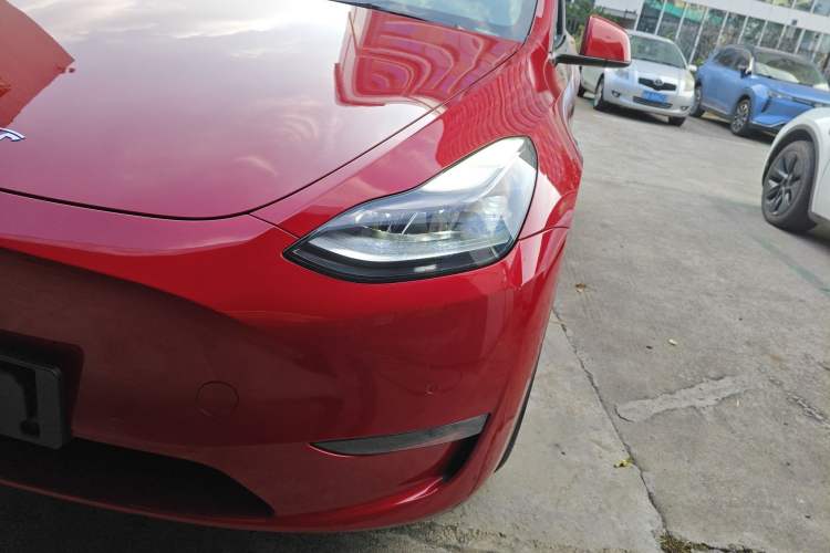 Used Tesla Model Y 2022 Long-Range All-Wheel-Drive Version