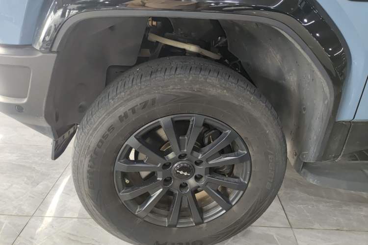 Used Formula Leopard Leopard 5 2023 Navigator Edition
