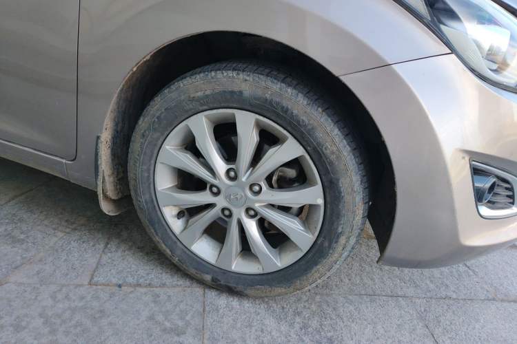 Used Hyundai Elantra (5th Generation / Langdong) 2016 1.6L Manual Fashion Edition Right Front Wheel Hub