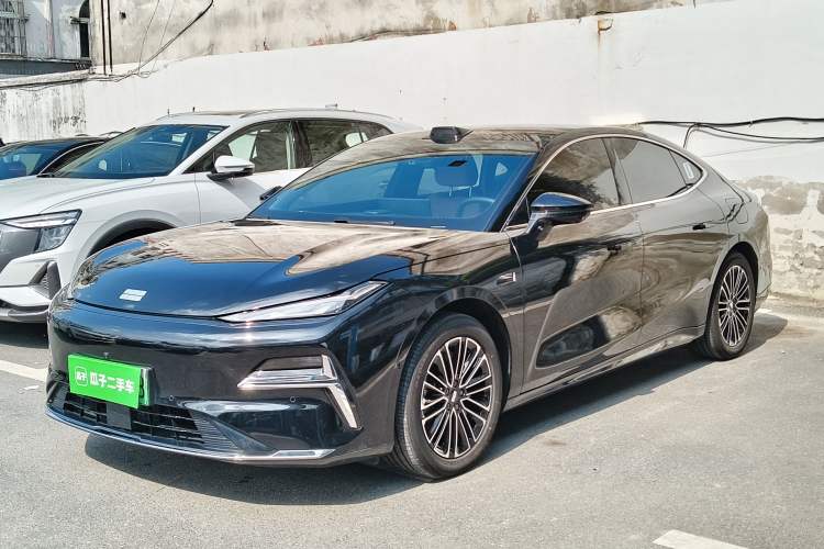 Used Geely Galaxy 8 2025 130km EM-i Prestige Edition