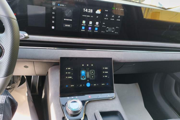 Used VOYAH PASSION 2023 Four-Wheel Drive Long-Range Version
