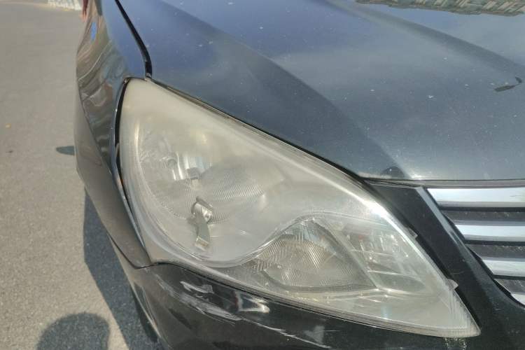 Used Hyundai Celesta 2011 1.6L Automatic Comfort Edition Right Front Headlight