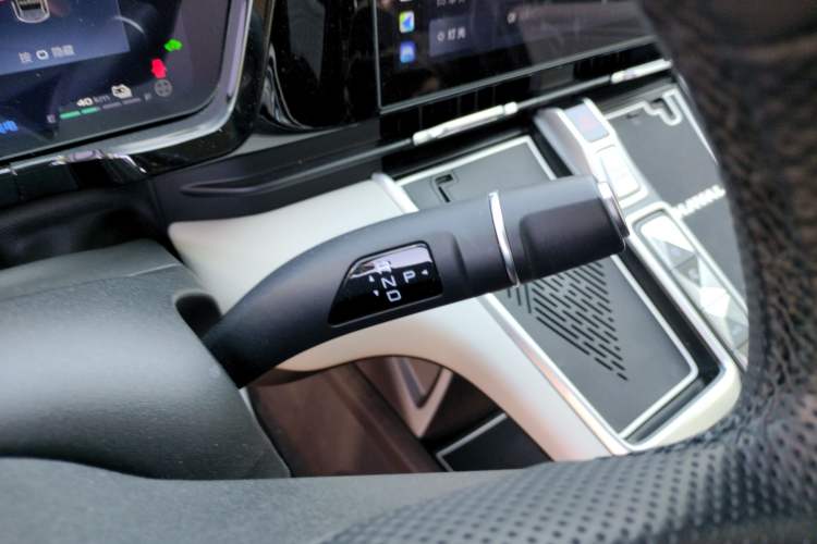 Used Haval Fierce Dragon Max 2023 1.5L Hi4 105 Four-Wheel Drive Smart Flagship Edition Gear Lever