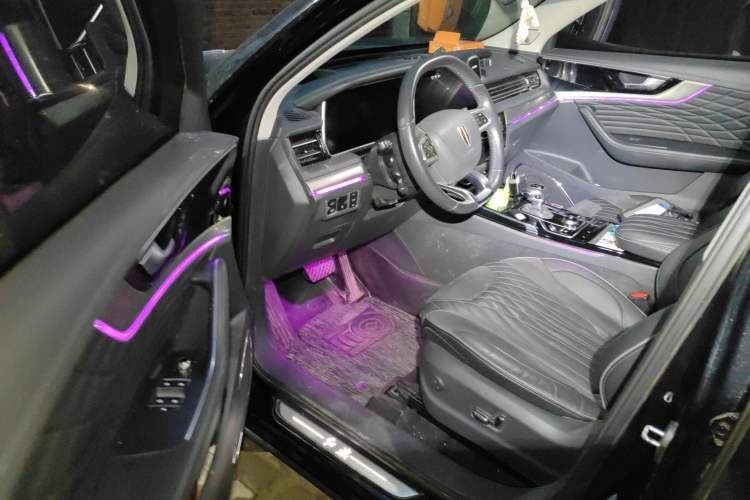 Used Hongqi HS5 2022 Facelifted Version 2.0T Smart Connect Flagship All-Wheel-Drive Edition
