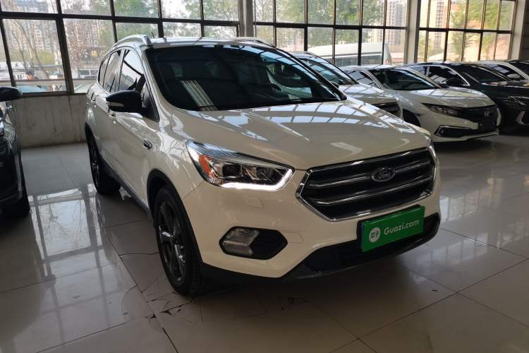Used Ford Kuga 2019 EcoBoost 180 Two-Wheel-Drive Titanium Plus Model China VI Standard Front Right 45 Deg