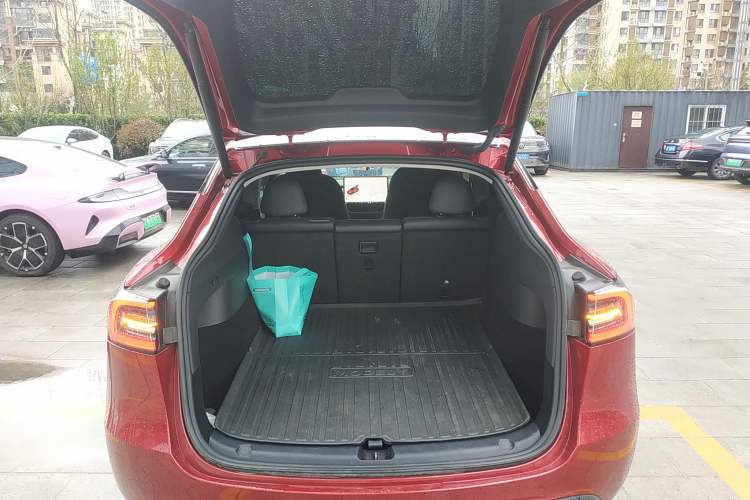 Used Tesla Model Y 2024 Rear-Wheel-Drive Version Trunk