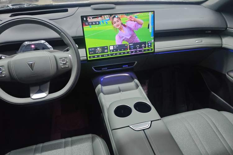 Used Deepal S07 2025 215Max Huawei Qiankun Intelligent Driving ADS SE Range-Extended Version
