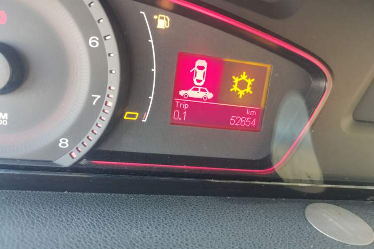 Used Roewe 550 2012 550 1.8L Manual Value Edition
