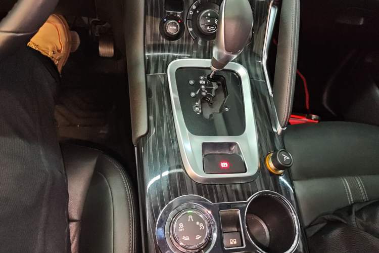 Used Peugeot 3008 2015 1.6THP Automatic Trend Edition
