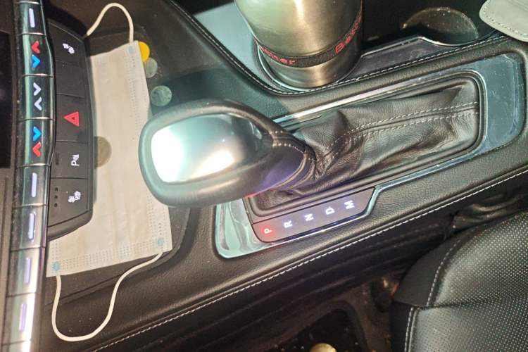 Used Cadillac CT4 2022 28T Luxury Edition Gear Lever