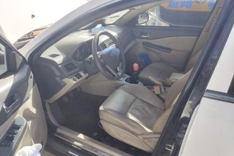 Used Chery E5 2014 1.5L Manual Youyue Model Driver Seat
