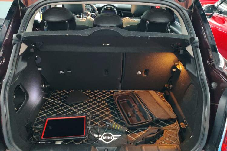 Used MINI MINI 2019 1.5T COOPER Classic Edition Five-Door Version