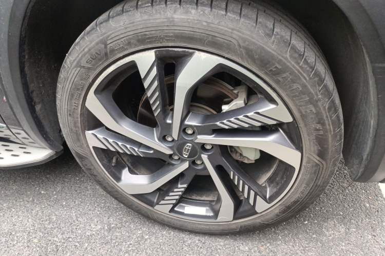 Used Geely Auto Monjaro L 2024 2.0TD High-Power Automatic Two-Wheel Drive Skyline Edition Right Front Wheel Hub