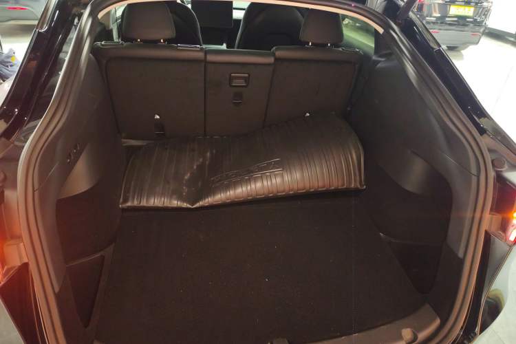 Used Tesla Model Y 2023 Rear-Wheel-Drive Version