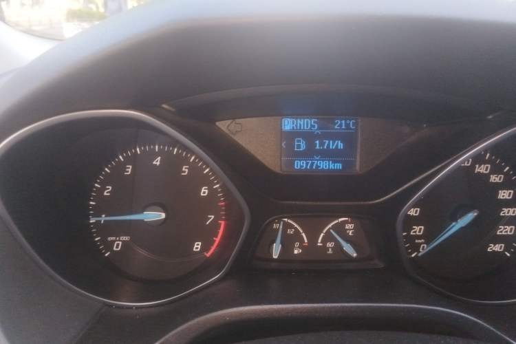 Used Ford Focus 2012 Sedan 1.6L Automatic Fashion Edition
